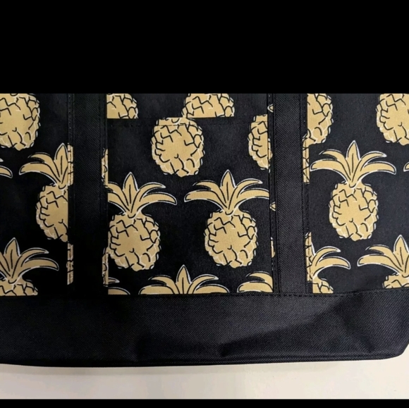 Simply Southern Golden Pineapple Shoulder Bag - Picture 3 of 7